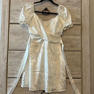 Lucy in the Sky white floral tie back dress women’s size XS